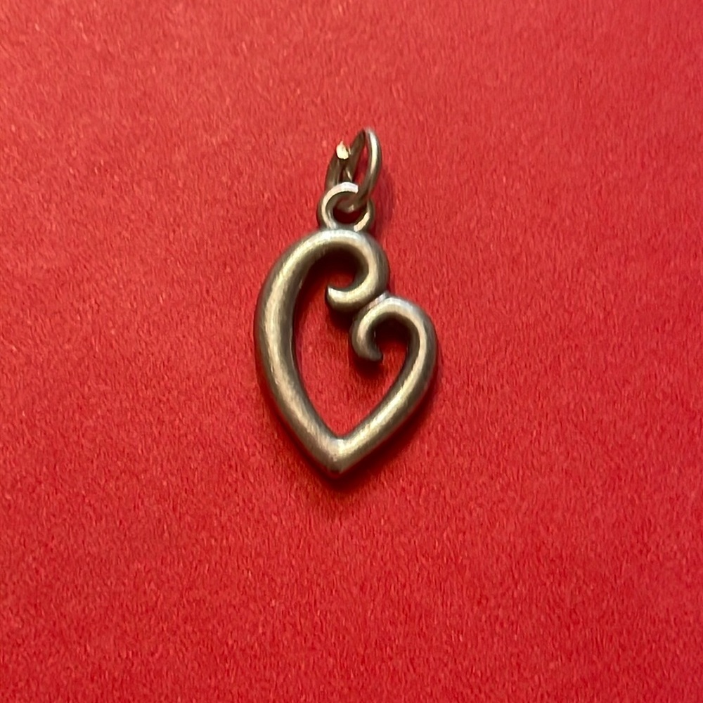 ⭐️James Avery mother’s love charm⭐️